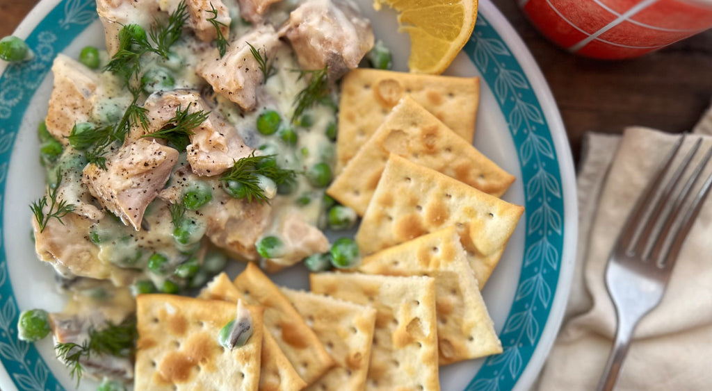 Canned salmon and crackers with peas
